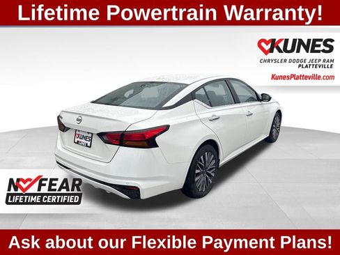 Used 2025 Nissan Altima 2.5 SV image 11