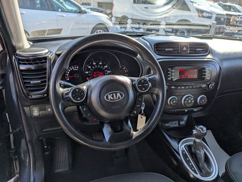 Used 2015 Kia Soul + image 15