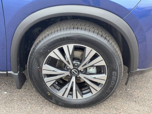 Certified 2022 Nissan Rogue SV image 8