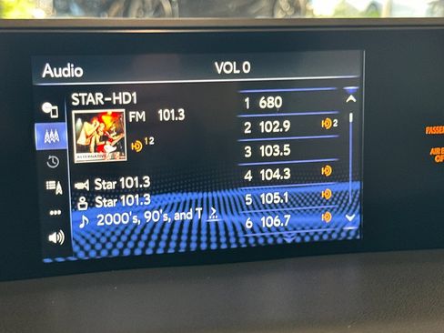 Used 2021 Lexus UX 250h w/ Accessory Package (Z2) AWD/4WD image 15