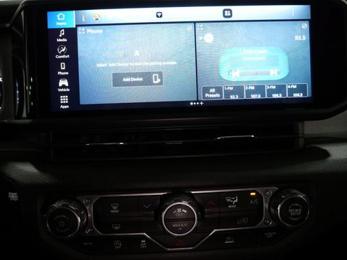 Used 2024 Jeep Wrangler Unlimited Sport AWD/4WD image 21