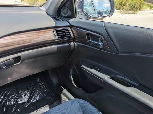 Used 2017 Honda Accord EX image 17