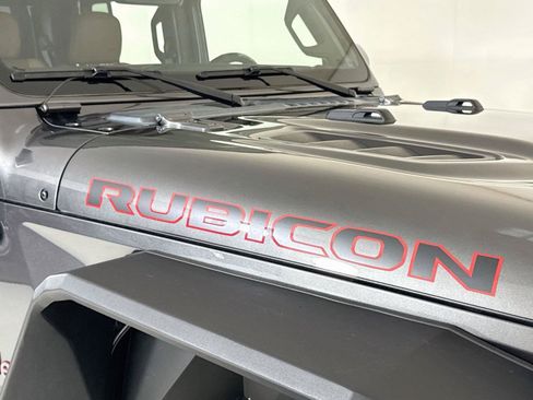 Used 2022 Jeep Gladiator Rubicon w/ Dual Top Group AWD/4WD image 32
