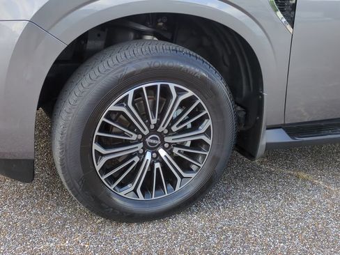 Used 2025 Nissan Armada SL w/ Captain's Chari Seat Package AWD/4WD image 10