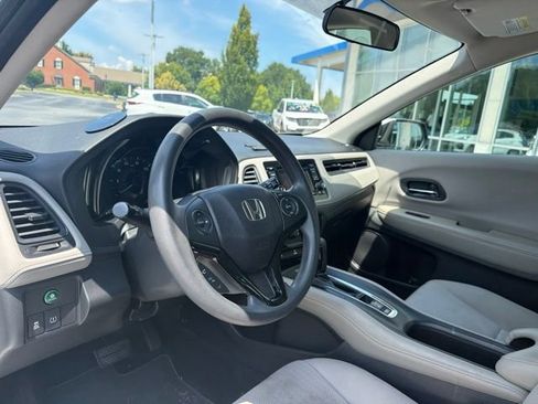 Used 2016 Honda HR-V LX image 10
