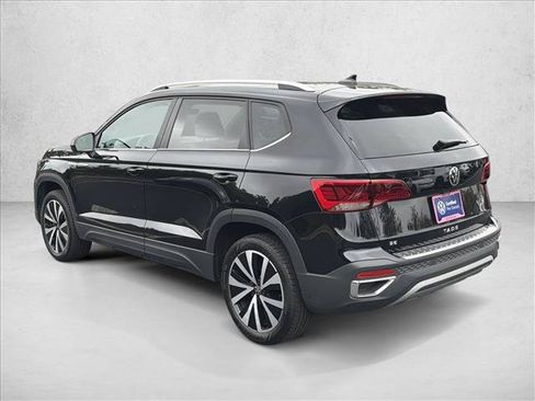 Used 2023 Volkswagen Taos SE FWD image 7