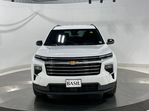 Used 2026 Chevrolet Traverse LT AWD/4WD image 9