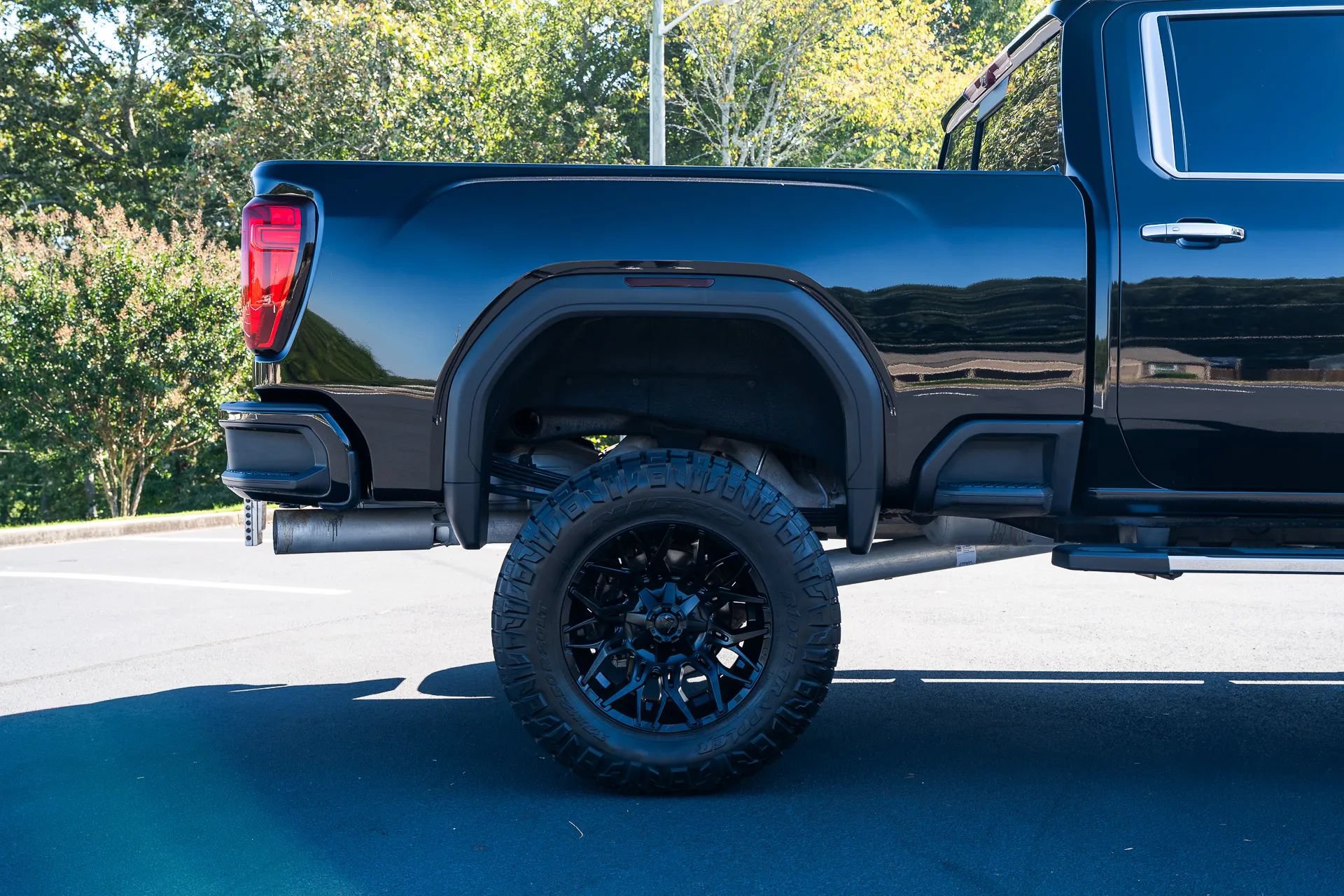 Used 2023 GMC Sierra 2500 Denali w/ Denali Ultimate Package AWD/4WD image 9