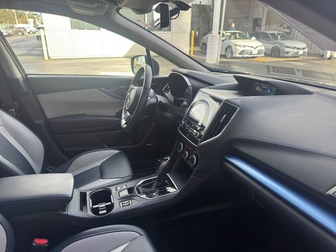 Used 2019 Subaru Crosstrek Hybrid w/ Moonroof Package w/Navigation image 17