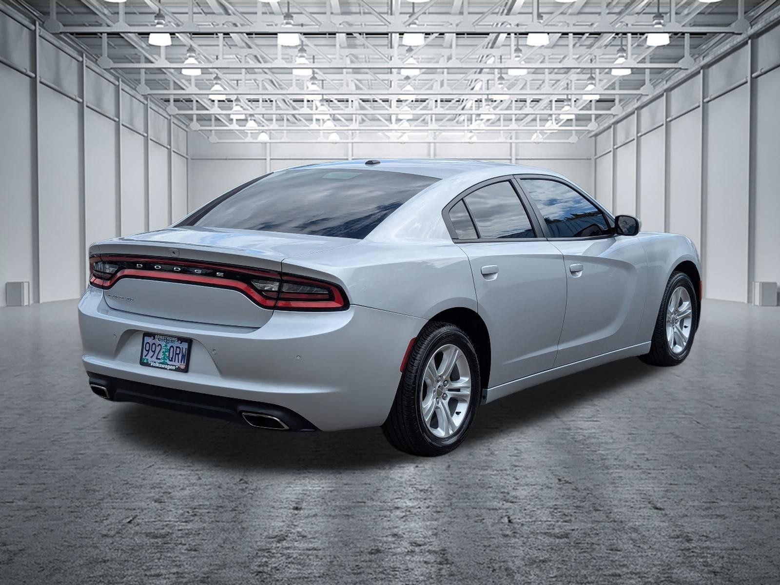 Used 2019 Dodge Charger SXT RWD image 5