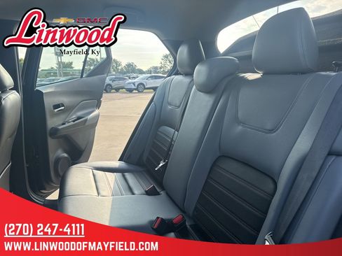 Used 2024 Nissan Kicks SR w/ SR Premium Package image 21