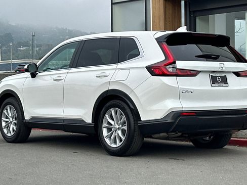 Used 2025 Honda CR-V EX image 6