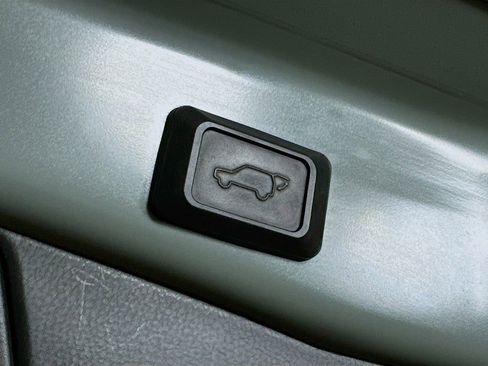 Used 2021 Toyota RAV4 XLE w/ Convenience Package AWD/4WD image 29