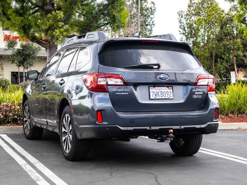 Used 2017 Subaru Outback 2.5i Limited image 4