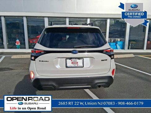 Used 2025 Subaru Forester Premium image 7