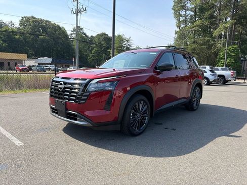 New 2026 Nissan Pathfinder SL w/ SL Premium Package AWD/4WD image 2