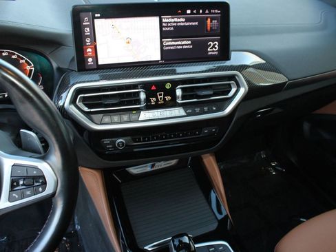 Used 2024 BMW X4 M40i image 24