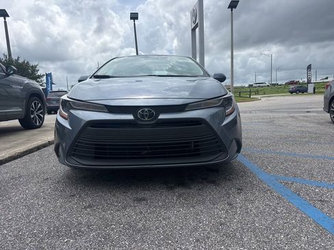 Used 2024 Toyota Corolla LE FWD image 2