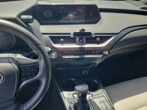 Used 2020 Lexus UX 200 w/ Premium Package FWD image 21