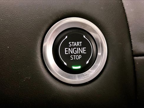 Used 2024 GMC Yukon Denali Ultimate AWD/4WD image 31