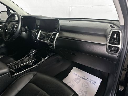 Certified 2023 Kia Sorento SX AWD/4WD image 30