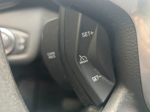 Used 2015 Ford Escape SE FWD image 26