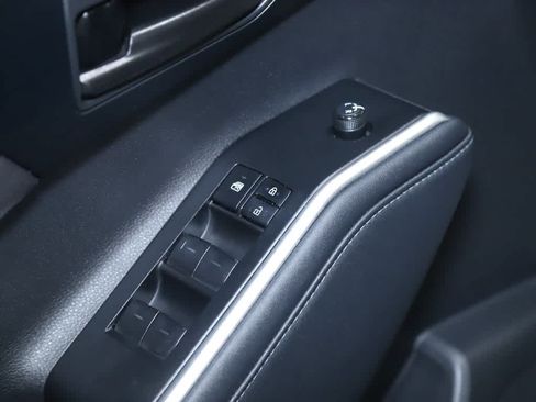 Used 2023 Toyota Highlander L FWD image 16