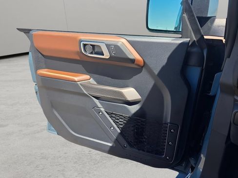 Used 2022 Ford Bronco Outer Banks AWD/4WD image 14