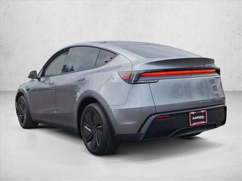 Used 2026 Tesla Model Y Long Range image 9