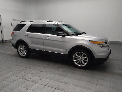 Used 2015 Ford Explorer XLT w/ Equipment Group 202B image 11