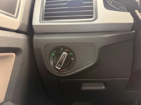 Used 2021 Volkswagen Atlas SE FWD image 13