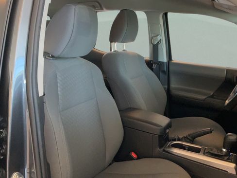 Used 2021 Toyota Tacoma SR5 RWD image 38