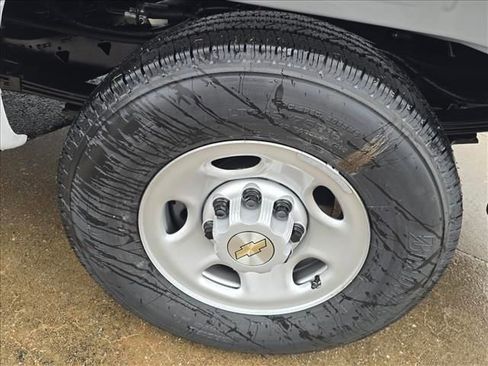 New 2025 Chevrolet Express 2500 Work Van w/ Driver Convenience Package image 18