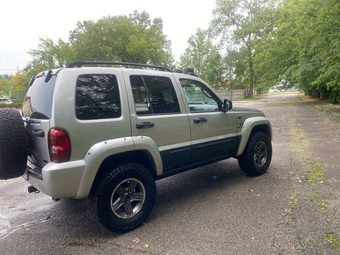 Used 2004 Jeep Liberty Renegade AWD/4WD image 5