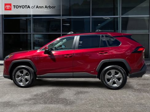 Used 2023 Toyota RAV4 XLE AWD/4WD image 8