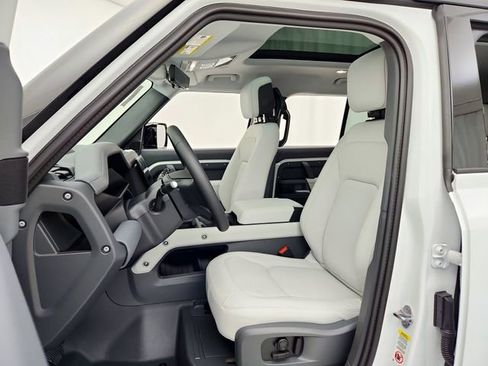 New 2026 Land Rover Defender 110 X-Dynamic SE image 17