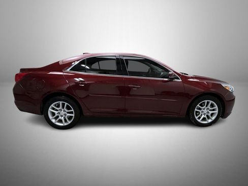 Used 2015 Chevrolet Malibu LT w/ Power Convenience Package image 4