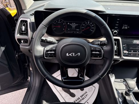 Certified 2023 Kia Sorento X-Line EX AWD/4WD image 18