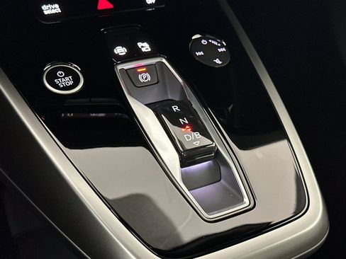 Used 2024 Audi Q4 e-tron Premium image 20