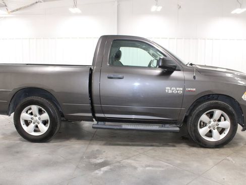 Used 2015 RAM 1500 Express RWD image 11