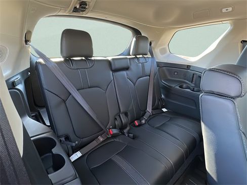 New 2025 Honda Pilot Touring image 16