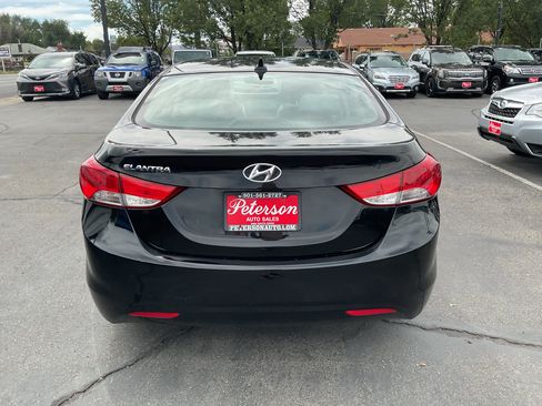 Used 2013 Hyundai Elantra GLS w/ Preferred Pkg FWD image 8