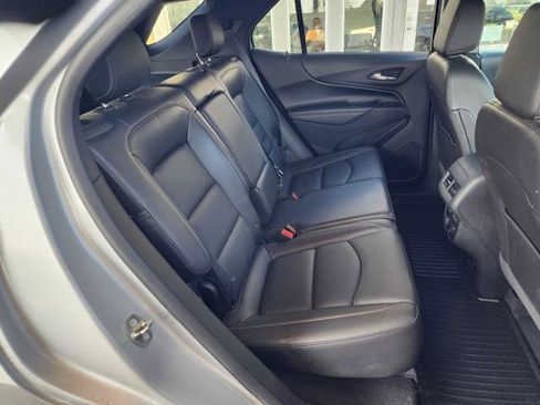 Used 2018 Chevrolet Equinox Premier FWD image 17