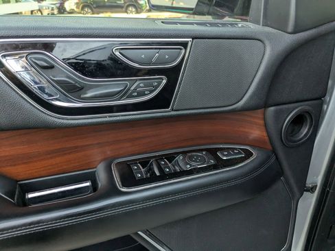 Used 2020 Lincoln Navigator L Reserve image 12