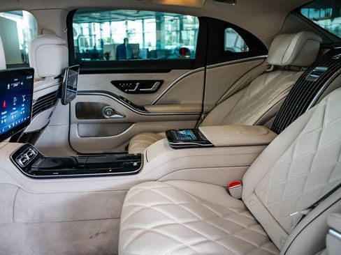 Certified 2024 Mercedes-Benz Maybach S 680 4MATIC image 18