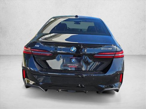 New 2026 BMW i5 eDrive40 RWD image 8