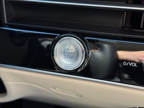 New 2026 Genesis GV70 2.5T Select image 38