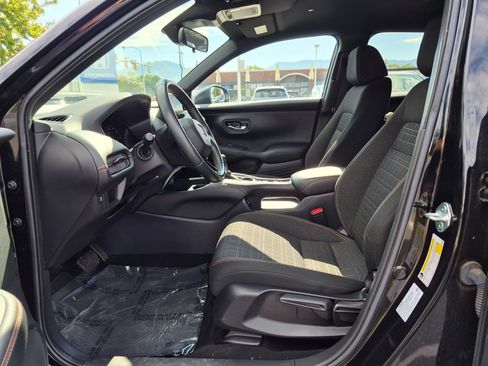 Used 2024 Honda HR-V Sport image 17