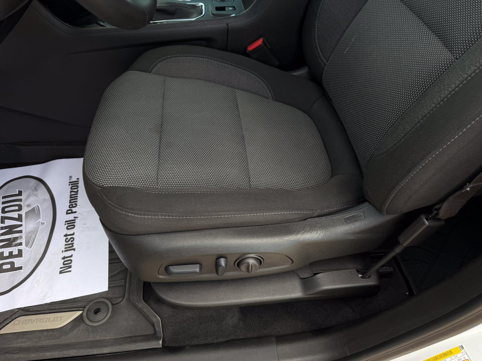 Used 2023 Chevrolet Traverse LT FWD image 11