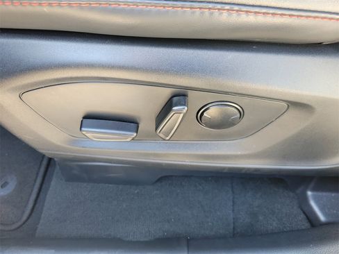 Used 2025 Ford Explorer ST-Line w/ ST-Line Street Pack image 18